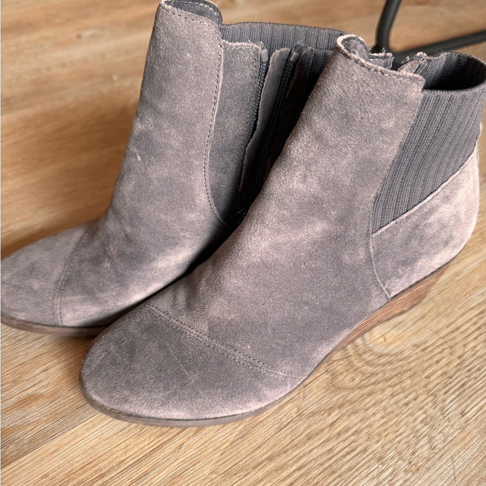 Tom’s Sadie suede bootie wedge